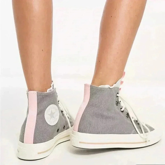 NIB Converse Chuck 70 Sneakers in Gray and Pink Women’s Sz 5.5 - Picture 2 of 10